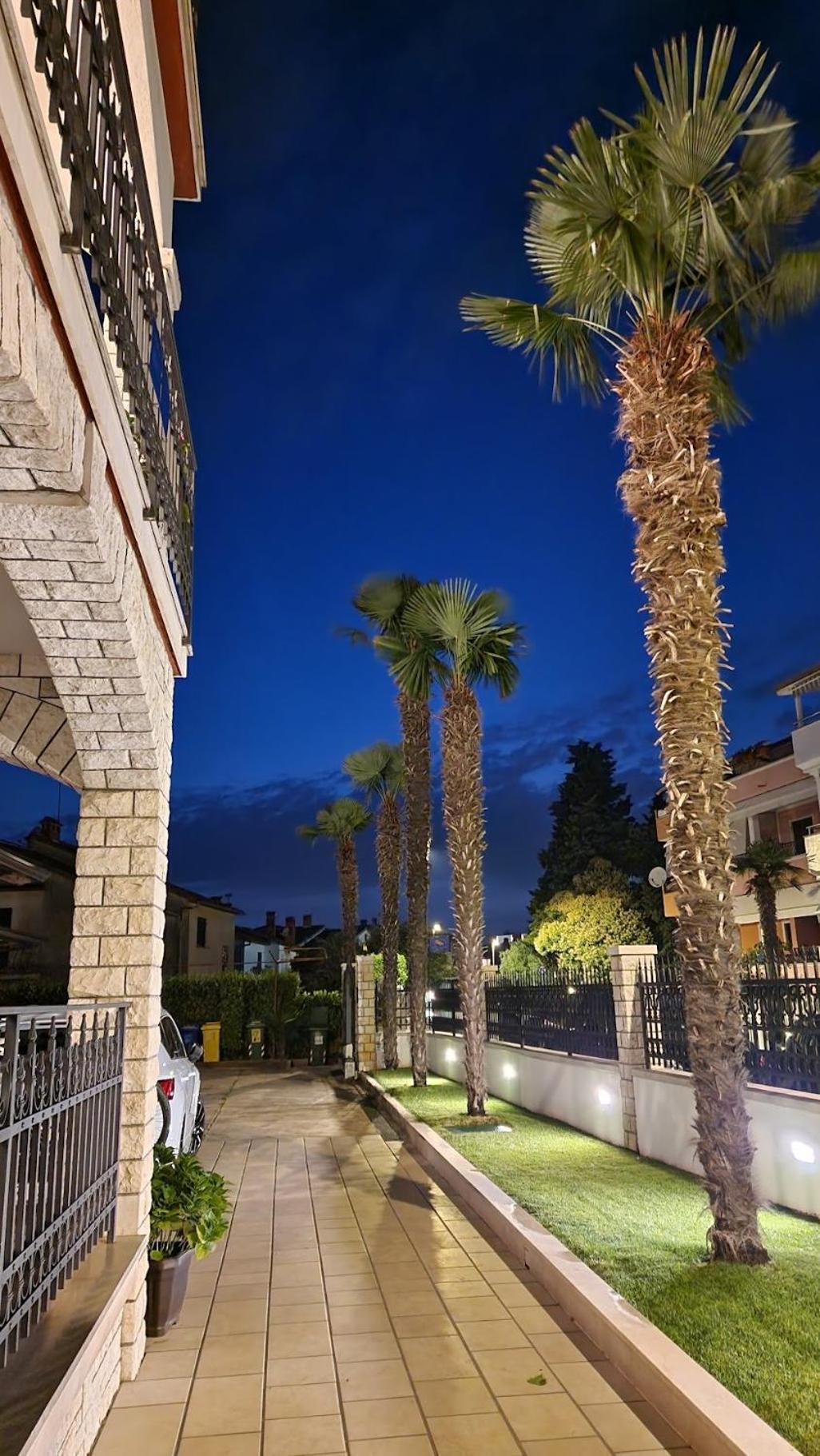Apartments Modrusan Ровин Екстериор снимка