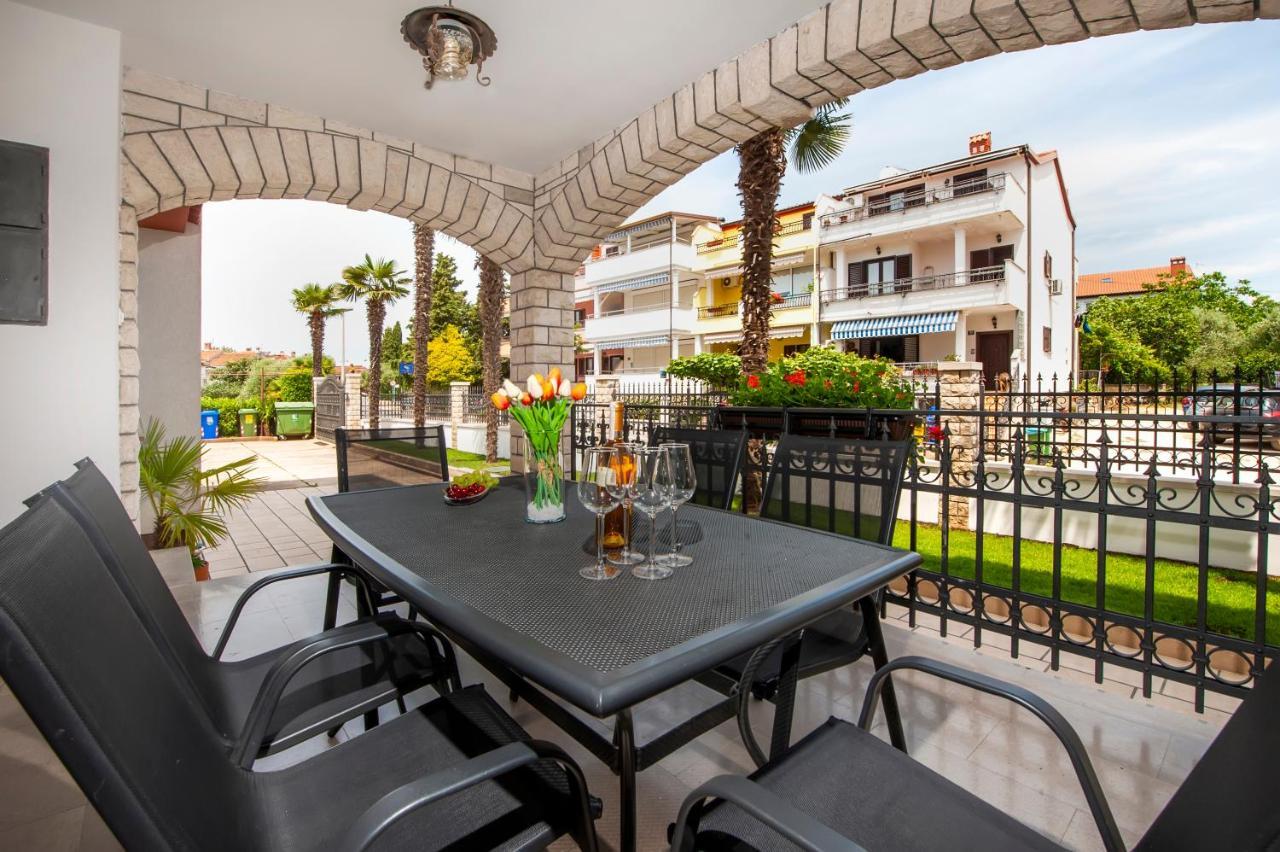 Apartments Modrusan Ровин Екстериор снимка